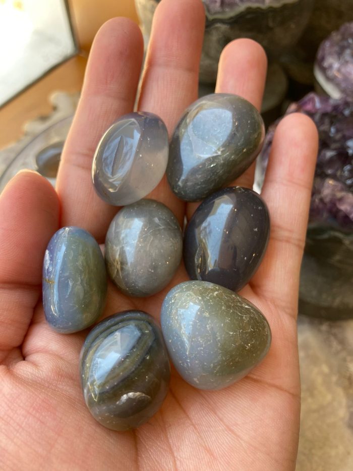 gray agate tumbled stones2